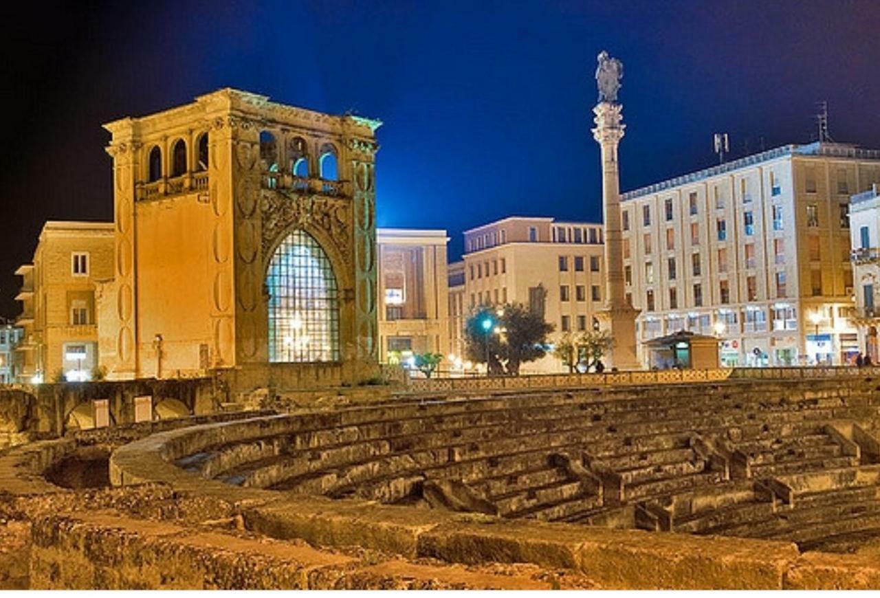 Tuile 34 Panzió Lecce Kültér fotó